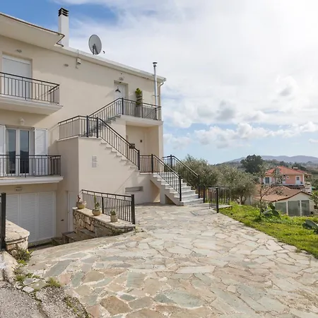 Altamira One - 1st Floor, 8 People, Veranda With Views *